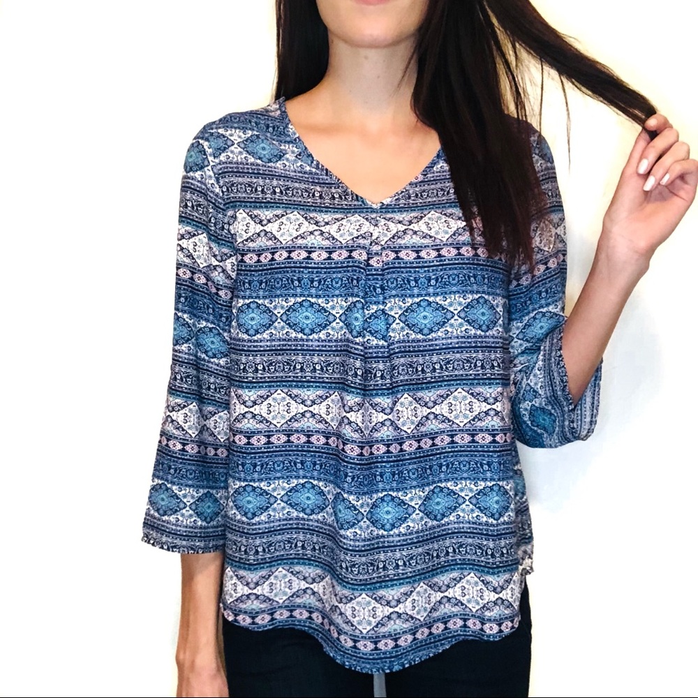 Charming Charlie Blue Patterned Blouse Small